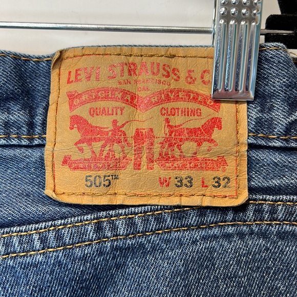 Levi’s 505 Denim Straight Leg Blue Jeans 33 x 32 Fade Lines Whiskering - Picture 11 of 14